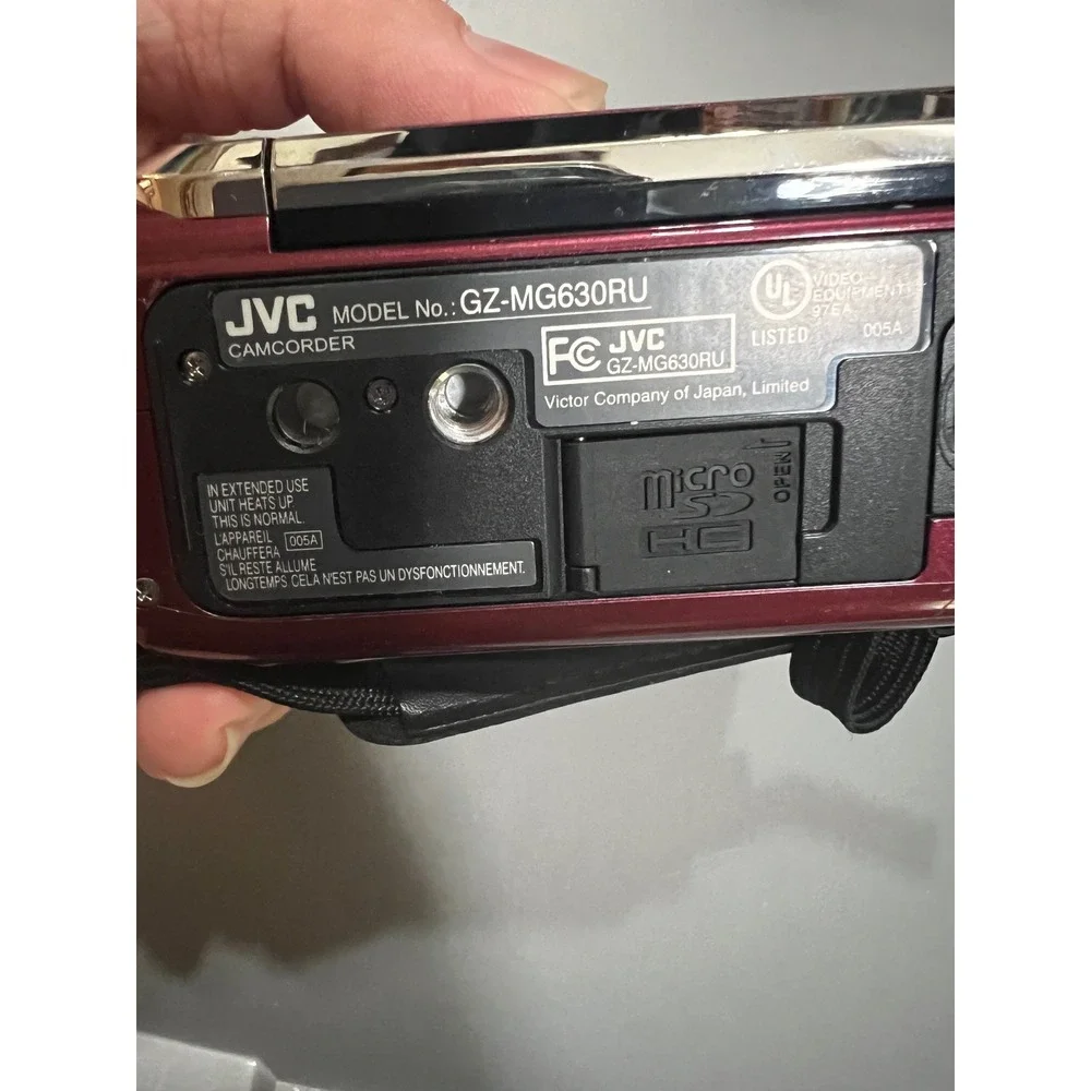 JVC Everio GZ-MG630RU 60GB HDD Camcorder 40x Zoom Red Bundle with Case Remote